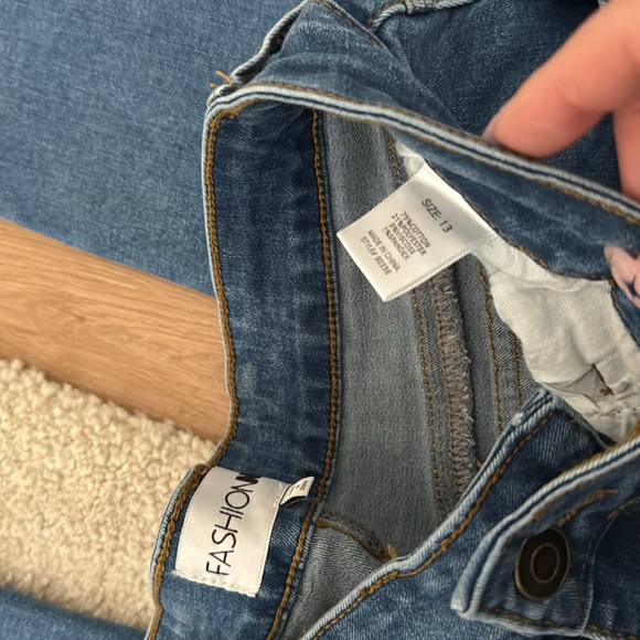 Take The High Road Cargo Jeans - Medium Wash - Picture 8 of 8